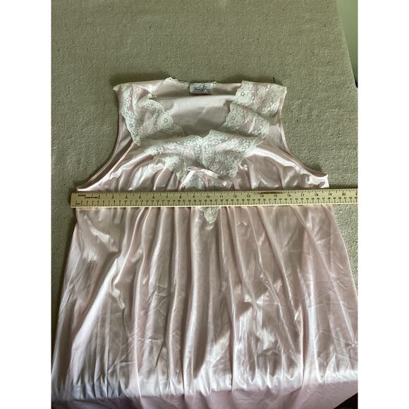 Vanity Fair Women Vntg Satin/lace Nightgown Sm EUC light pink Modest intimates - Picture 5 of 8
